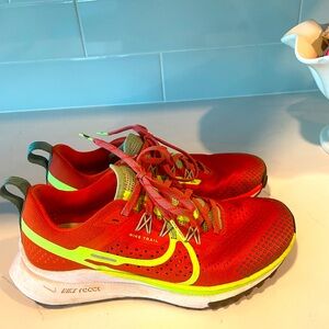 Nike React Flywire trail running women’s 6